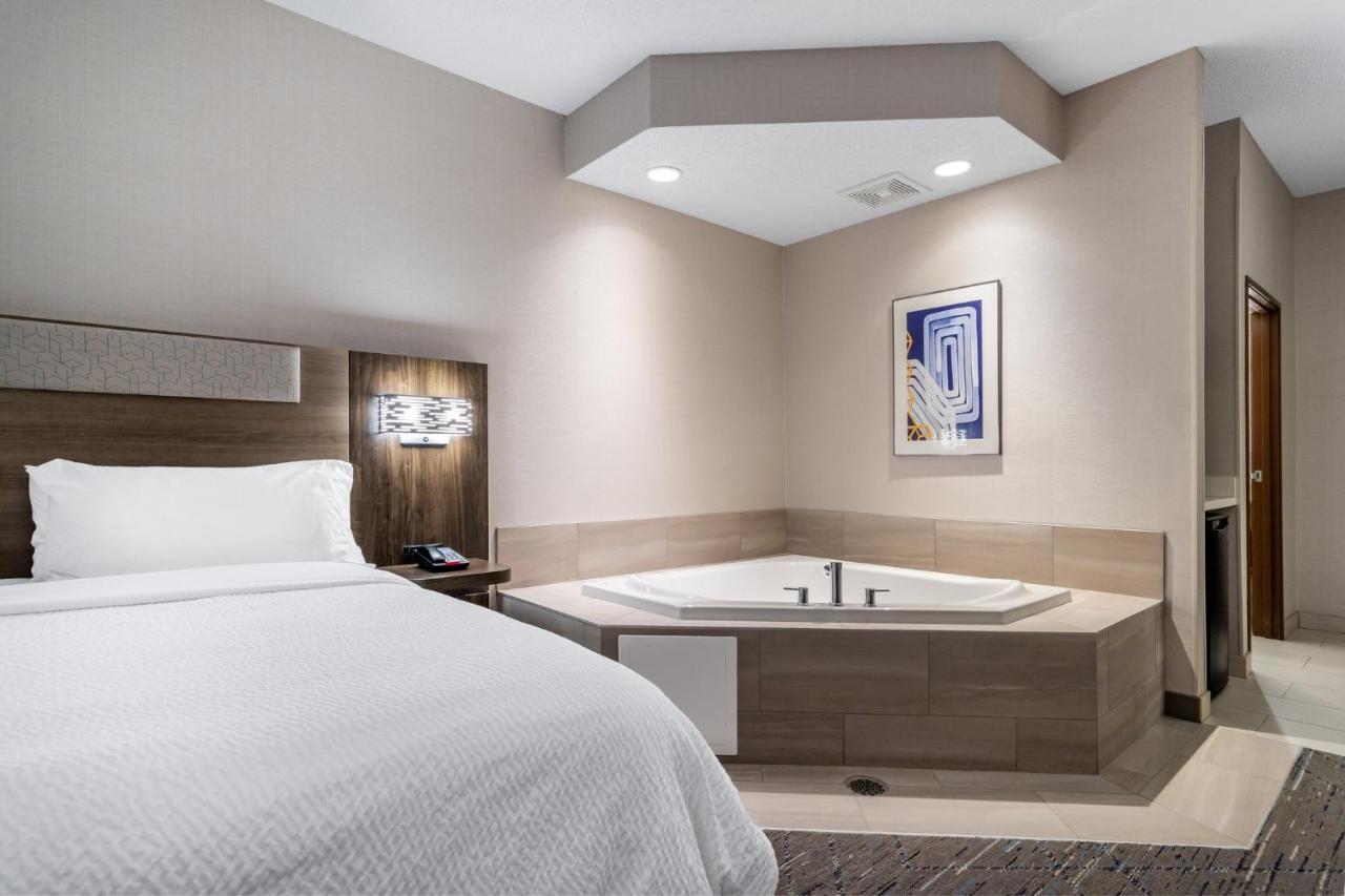 Holiday Inn Express Hotel & Suites-St. Paul By Ihg Vadnais Heights Экстерьер фото