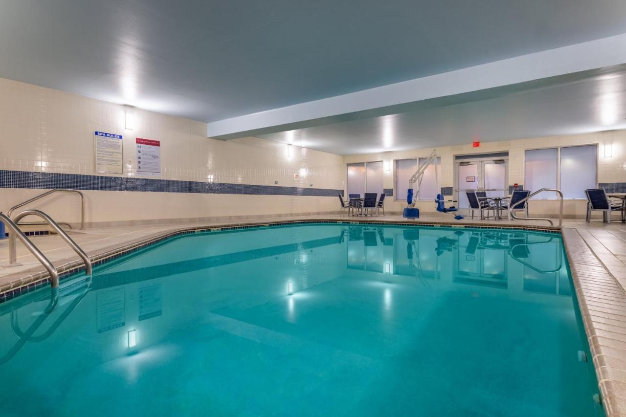 Holiday Inn Express Hotel & Suites-St. Paul By Ihg Vadnais Heights Экстерьер фото