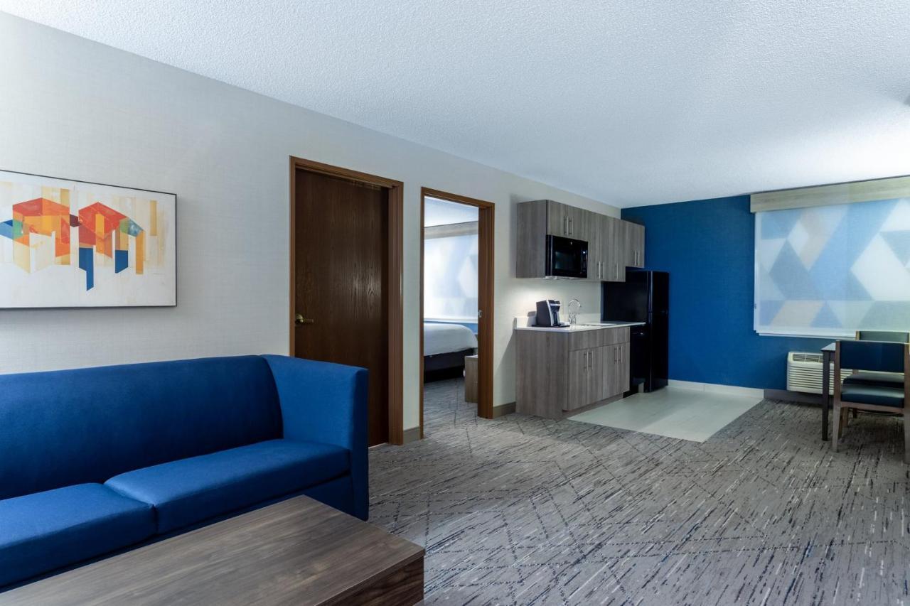 Holiday Inn Express Hotel & Suites-St. Paul By Ihg Vadnais Heights Экстерьер фото