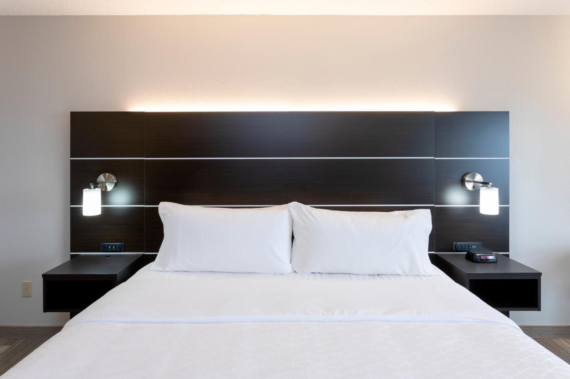 Holiday Inn Express Hotel & Suites-St. Paul By Ihg Vadnais Heights Экстерьер фото